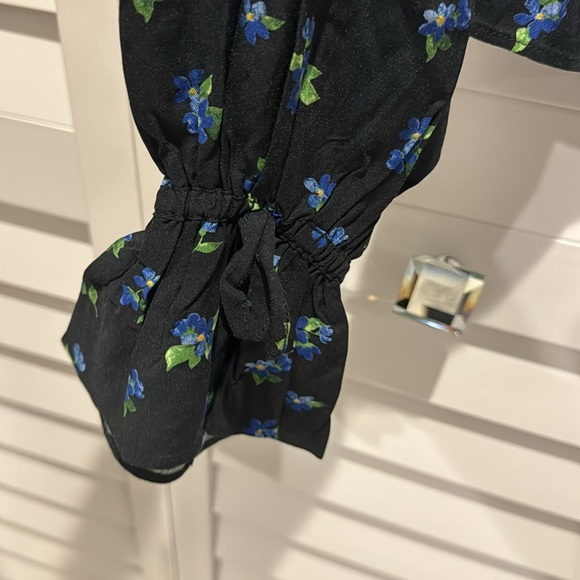 WeWoreWhat NWT Watercolor Floral Ditsy Black Ruffle Blouse. - Picture 6 of 11